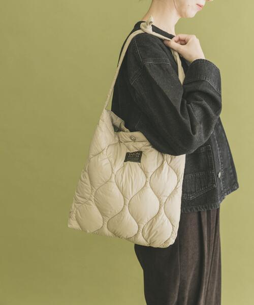 ITEMS URBANRESEARCH（アイテムズ アーバンリサーチ）の「TAION　Cross Body Down Bag -M（ショルダーバッグ・メンズ・ブラック/オリーブ/ブルー系その他/ベージュ系その他・-）」の15枚目の写真
