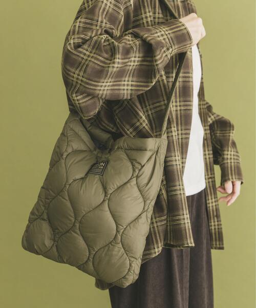 ITEMS URBANRESEARCH（アイテムズ アーバンリサーチ）の「TAION　Cross Body Down Bag -M（ショルダーバッグ・メンズ・ブラック/オリーブ/ブルー系その他/ベージュ系その他・-）」の18枚目の写真