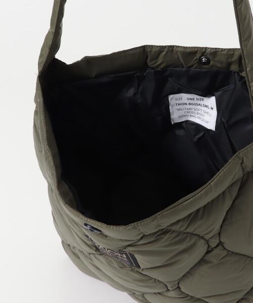ITEMS URBANRESEARCH（アイテムズ アーバンリサーチ）の「TAION　Cross Body Down Bag -M（ショルダーバッグ・メンズ・ブラック/オリーブ/ブルー系その他/ベージュ系その他・-）」の22枚目の写真