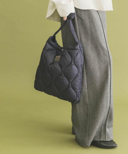 TAION(タイオン)の「TAION Cross Body Down Bag -M(ショルダーバッグ・メンズ・ブラック/オリーブ/ブルー系その他/ベージュ系その他/カモフラージュ・-)」の17枚目の写真