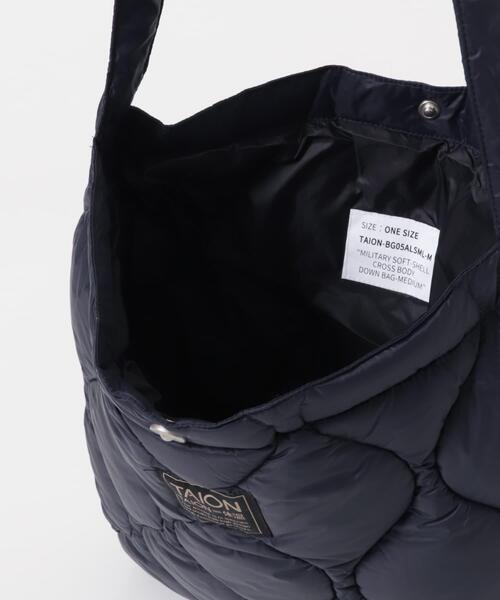 TAION(タイオン)の「TAION Cross Body Down Bag -M(ショルダーバッグ・メンズ・ブラック/オリーブ/ブルー系その他/ベージュ系その他/カモフラージュ・-)」の19枚目の写真