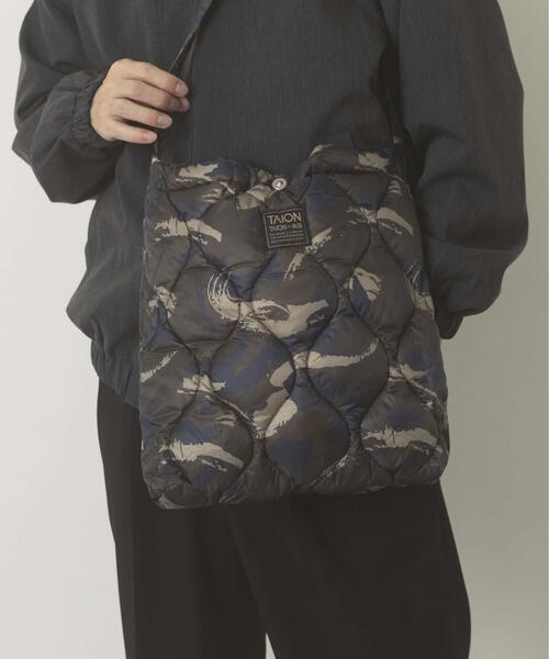 TAION(タイオン)の「TAION Cross Body Down Bag -M(ショルダーバッグ・メンズ・ブラック/オリーブ/ブルー系その他/ベージュ系その他/カモフラージュ・-)」の20枚目の写真