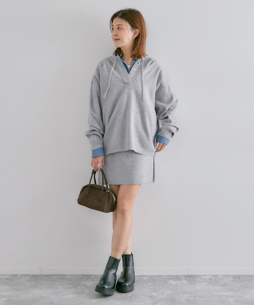 U by SPICK&SPAN(ユーバイスピックアンドスパン)の「FLUFFYニットミニスカート(スカート・レディース・グレー/ホワイト・FREE)」の3枚目の写真