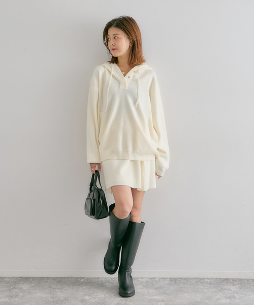 U by SPICK&SPAN(ユーバイスピックアンドスパン)の「FLUFFYニットミニスカート(スカート・レディース・グレー/ホワイト・FREE)」の17枚目の写真