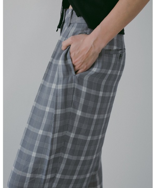 anuke（アンヌーク）の「Check Daubletuck Pants（その他パンツ・レディース・ブルー/クリーム・36inch/38inch）」の9枚目の写真
