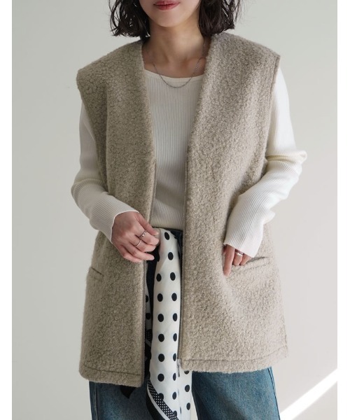 Re:EDIT(リエディ)の「フェイクボアファスナー付きベスト(ベスト・レディース・グレー/グレイッシュベージュ/ブラウン・MEDIUM/LARGE)」の3枚目の写真