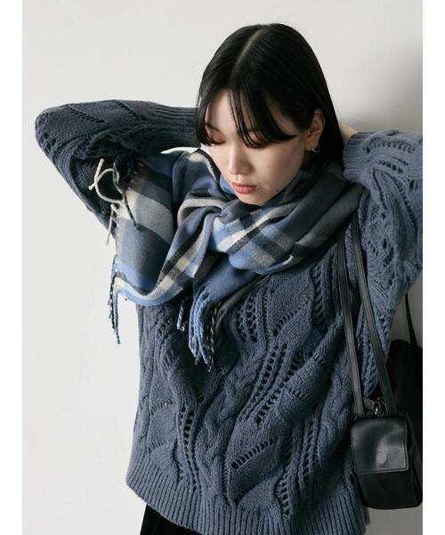 Samansa Mos2 blue（サマンサモスモスブルー）の「透かしケーブルニットプルオーバー（ニット/セーター・レディース・サックスブルー/オフホワイト/チャコールグレー・F）」の3枚目の写真