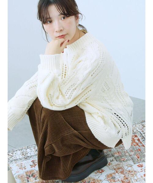 Samansa Mos2 blue（サマンサモスモスブルー）の「透かしケーブルニットプルオーバー（ニット/セーター・レディース・サックスブルー/オフホワイト/チャコールグレー・F）」の4枚目の写真