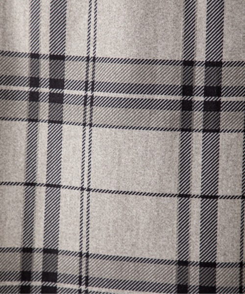 MILLION CARATS(ミリオンカラッツ)の「【起毛×チェックで冬気分満点】品よく華やぐ大人のストレッチスカート! 柔らかな起毛素材があたたかみを添え、脚長に見えるすっきりシルエット。後ろゴム仕様で快適なはき心地、きちんと感と女性らしさを両立した万能アイテム。(スカート・レディース・ピンク/ブラウン/グレー・FREE)」の5枚目の写真