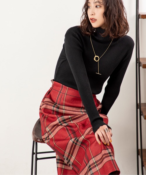 MILLION CARATS(ミリオンカラッツ)の「【起毛×チェックで冬気分満点】品よく華やぐ大人のストレッチスカート! 柔らかな起毛素材があたたかみを添え、脚長に見えるすっきりシルエット。後ろゴム仕様で快適なはき心地、きちんと感と女性らしさを両立した万能アイテム。(スカート・レディース・ピンク/ブラウン/グレー・FREE)」の9枚目の写真