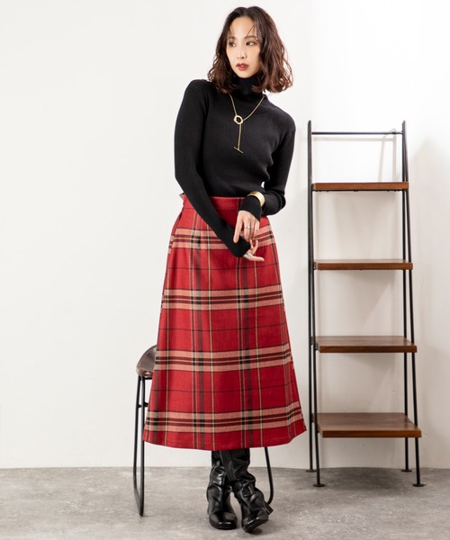 MILLION CARATS(ミリオンカラッツ)の「【起毛×チェックで冬気分満点】品よく華やぐ大人のストレッチスカート! 柔らかな起毛素材があたたかみを添え、脚長に見えるすっきりシルエット。後ろゴム仕様で快適なはき心地、きちんと感と女性らしさを両立した万能アイテム。(スカート・レディース・ピンク/ブラウン/グレー・FREE)」の12枚目の写真