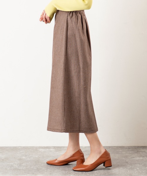 MILLION CARATS(ミリオンカラッツ)の「【起毛×チェックで冬気分満点】品よく華やぐ大人のストレッチスカート! 柔らかな起毛素材があたたかみを添え、脚長に見えるすっきりシルエット。後ろゴム仕様で快適なはき心地、きちんと感と女性らしさを両立した万能アイテム。(スカート・レディース・ピンク/ブラウン/グレー・FREE)」の15枚目の写真