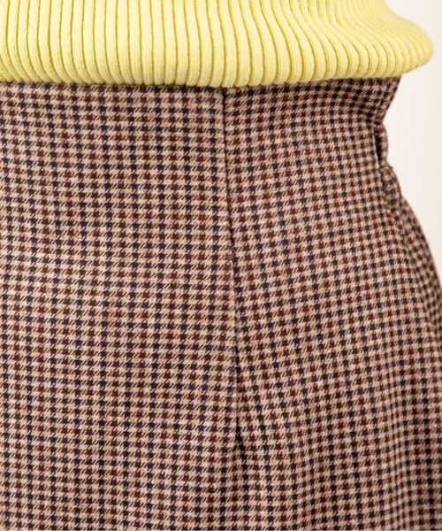 MILLION CARATS(ミリオンカラッツ)の「【起毛×チェックで冬気分満点】品よく華やぐ大人のストレッチスカート! 柔らかな起毛素材があたたかみを添え、脚長に見えるすっきりシルエット。後ろゴム仕様で快適なはき心地、きちんと感と女性らしさを両立した万能アイテム。(スカート・レディース・ピンク/ブラウン/グレー・FREE)」の18枚目の写真