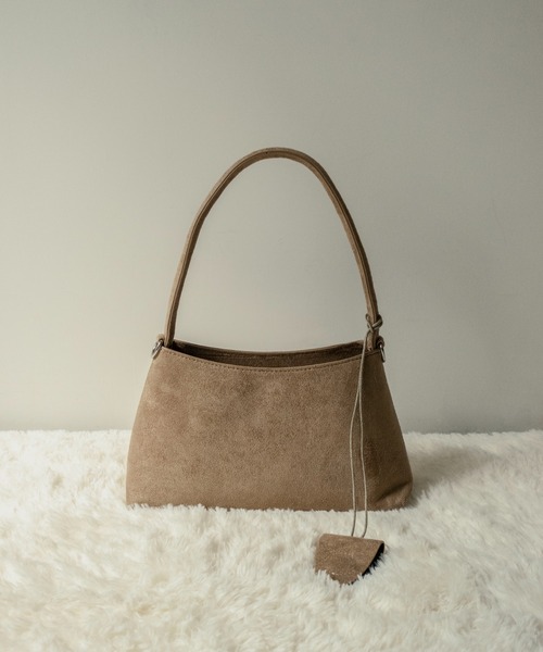 on:nue（オンニュ）の「【on:nue】[2WAY/肩紐付] ワンハンドルスエードショルダーバッグ（ショルダーバッグ・レディース・ベージュ/ブラウン/ブラック・FREE）」の21枚目の写真