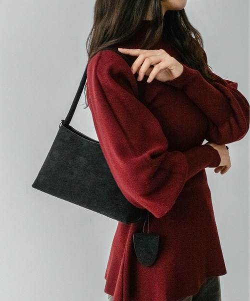 on:nue（オンニュ）の「【on:nue】[2WAY/肩紐付] ワンハンドルスエードショルダーバッグ（ショルダーバッグ・レディース・ベージュ/ブラウン/ブラック・FREE）」の16枚目の写真