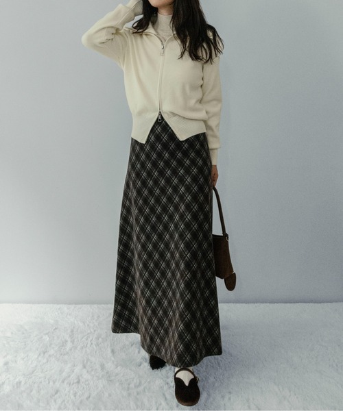 on:nue（オンニュ）の「【on:nue】[2WAY/肩紐付] ワンハンドルスエードショルダーバッグ（ショルダーバッグ・レディース・ベージュ/ブラウン/ブラック・FREE）」の12枚目の写真