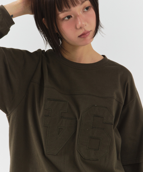 PARAKEET(パラキート)の「レイヤードフットボールロングスリーブ(カーキ)(Tシャツ/カットソー・レディース・カーキ・MEDIUM/LARGE)」の2枚目の写真