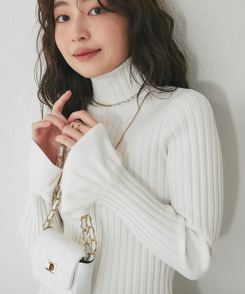 La boutique BonBon（ラブティックボンボン）の「フリルハイネック