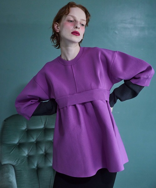 OMMO(オーエムエムオー)の「LAYERED FLARE KNIT TOP(ニット/セーター・レディース・グレー/カーキ/ブラック/ピンク・F)」の4枚目の写真