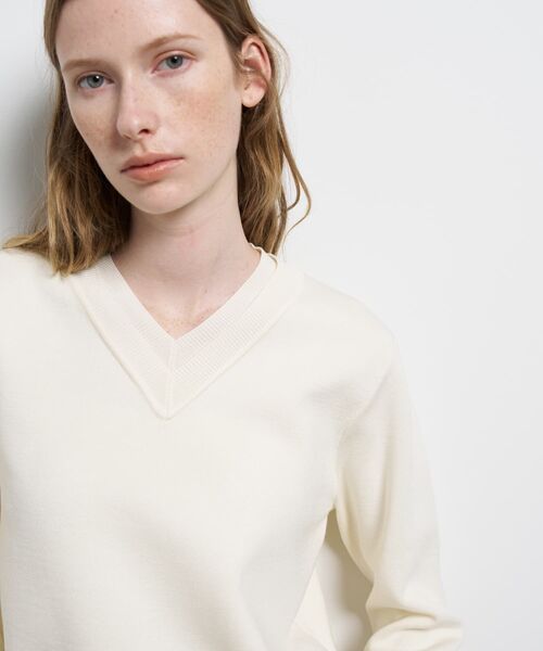 LANVIN en Bleu（ランバンオンブルー）の「ダブルフェイスVネックニット（ニット/セーター・レディース・イエロー/ブラック/オフホワイト・38）」の18枚目の写真