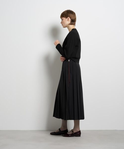 LANVIN en Bleu（ランバンオンブルー）の「ダブルフェイスVネックニット（ニット/セーター・レディース・イエロー/ブラック/オフホワイト・38）」の21枚目の写真