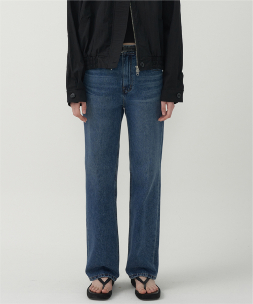 MOTT（モット）の「クラシックストレートデニム - ミドルブルー（デニムパンツ・レディース・その他・SMALL/MEDIUM/LARGE）」の4枚目の写真