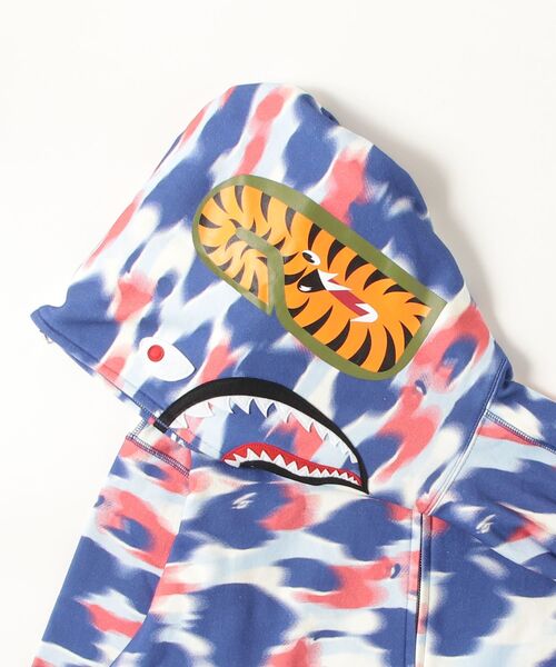A BATHING APE（アベイシングエイプ）の「SCREEN CAMO SHARK FULL ZIP HOODIE（パーカー・メンズ・ブラック/ブルー・MEDIUM/LARGE/SMALL/X-LARGE/XX-LARGE）」の8枚目の写真