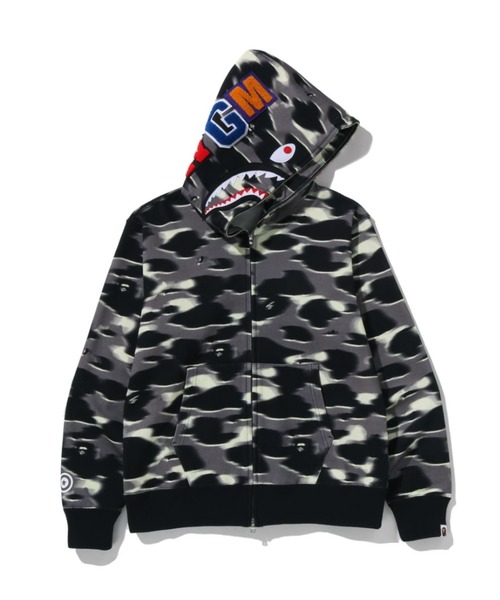 A BATHING APE（アベイシングエイプ）の「SCREEN CAMO SHARK FULL ZIP HOODIE（パーカー・メンズ・ブラック/ブルー・MEDIUM/LARGE/SMALL/X-LARGE/XX-LARGE）」の2枚目の写真