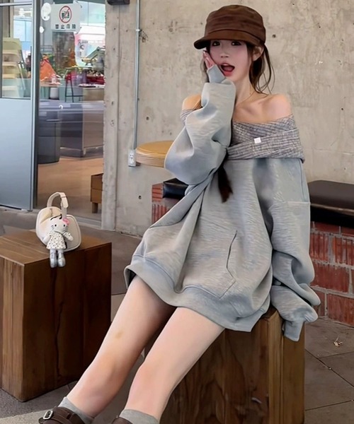 meJane（ミージェーン）の「オフショル切替デザイン スウェットパーカートップス（Tシャツ/カットソー・レディース・グレー・FREE）」の2枚目の写真