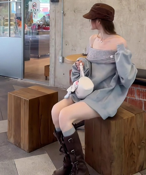 meJane（ミージェーン）の「オフショル切替デザイン スウェットパーカートップス（Tシャツ/カットソー・レディース・グレー・FREE）」の4枚目の写真