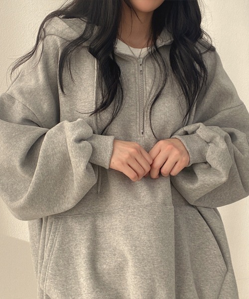 Flugge(フラッジー)の「オーバーサイズハーフジップフーディー(パーカー・レディース・ブラウン/グレー・LARGE/MEDIUM)」の10枚目の写真