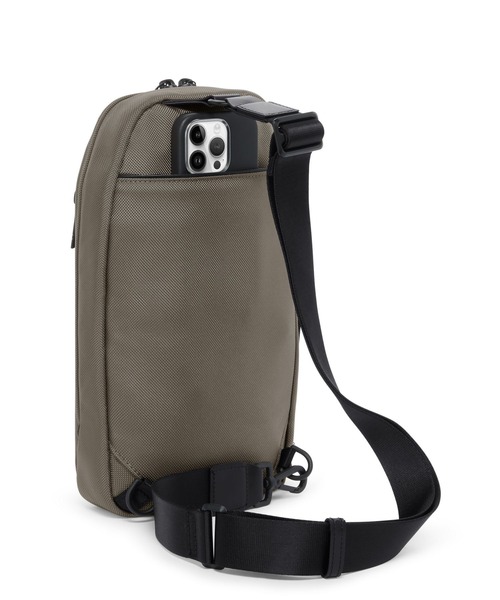 TUMI(トゥミ)の「TUMI ALPHA(アルファ) スリング(ボディバッグ/ウエストポーチ・メンズ・グレー系その他・FREE)」の4枚目の写真