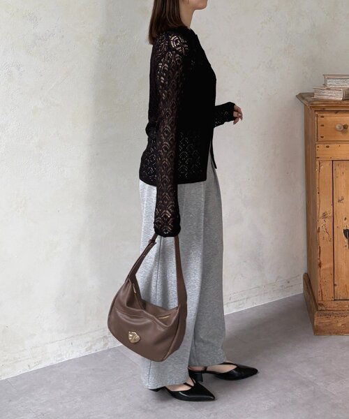 Thevon(ゼボン)の「透かし編み襟付きカーディガン(カーディガン/ボレロ・レディース・アイボリー/ブラック/ブルー・FREE)」の7枚目の写真