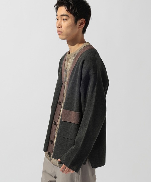 niko and...（ニコアンド）の「バイカラーVネックカーディガン（ニット/セーター・メンズ・カーキ/チャコール・MEDIUM/LARGE）」の5枚目の写真