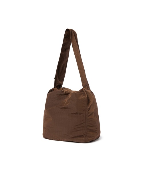 Snow Peak（スノーピーク）の「Snow Peak / Ripstop Wrap Cross Bag リップストップラップクロスバッグ（ショルダーバッグ・メンズ・グレイッシュベージュ/チャコール/ブラウン・ONE SIZE）」の14枚目の写真