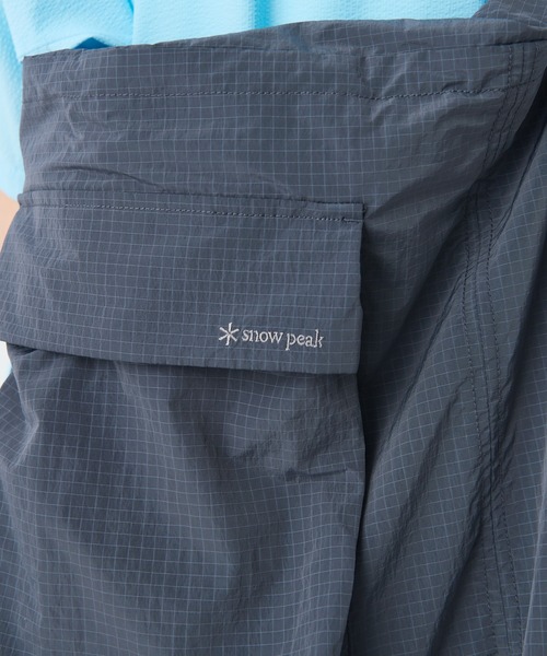 Snow Peak（スノーピーク）の「Snow Peak / Ripstop Wrap Cross Bag リップストップラップクロスバッグ（ショルダーバッグ・メンズ・グレイッシュベージュ/チャコール/ブラウン・ONE SIZE）」の6枚目の写真