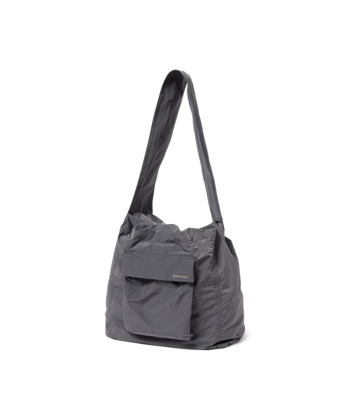 Snow Peak（スノーピーク）の「Snow Peak / Ripstop Wrap Cross Bag リップストップラップクロスバッグ（ショルダーバッグ・メンズ・グレイッシュベージュ/チャコール/ブラウン・ONE SIZE）」の11枚目の写真