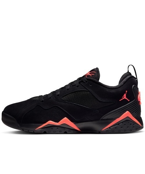 JORDAN BRAND（ジョーダンブランド）の「JORDAN BRAND Air Jordan Mvp 92（ジョーダンブランド エア ジョーダン Mvp 92）（スニーカー・メンズ・ブラック系・25cm/25.5cm/26cm/26.5cm/27cm/27.5cm/28cm/28.5cm/29cm）」の2枚目の写真