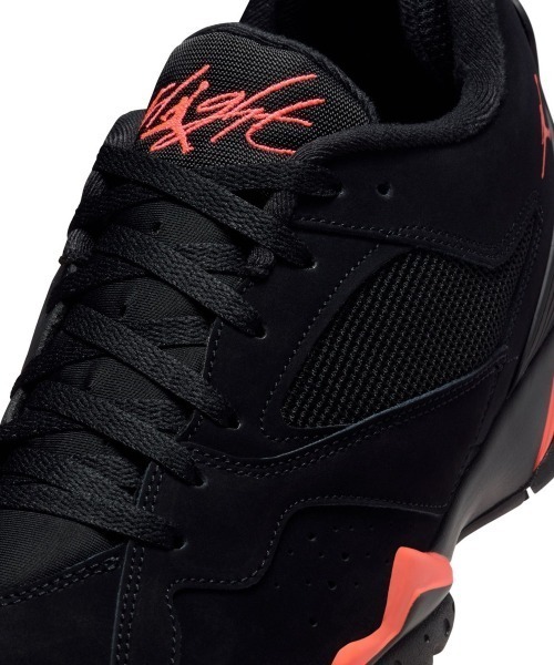 JORDAN BRAND（ジョーダンブランド）の「JORDAN BRAND Air Jordan Mvp 92（ジョーダンブランド エア ジョーダン Mvp 92）（スニーカー・メンズ・ブラック系・25cm/25.5cm/26cm/26.5cm/27cm/27.5cm/28cm/28.5cm/29cm）」の10枚目の写真