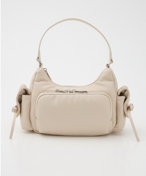 rienda(リエンダ)の「3ポケットミニリボンショルダーBAG(ショルダーバッグ・レディース・ブラック/ベージュ/ホワイト・FREE)」の2枚目の写真