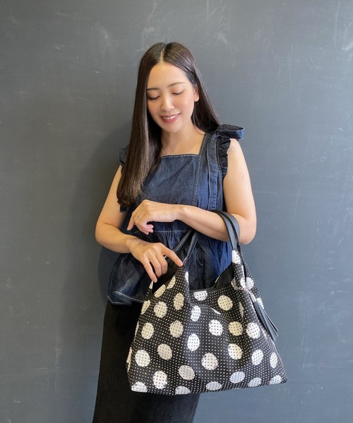 LEBELIER(ルベリエ)の「ホットフィックスバルーントート(トートバッグ・レディース・グレー/ブラック系その他/ゼブラ/ブラック/ネイビー/ブルー系その他/ホワイト系その他/ブラック系その他2・FREE)」の4枚目の写真