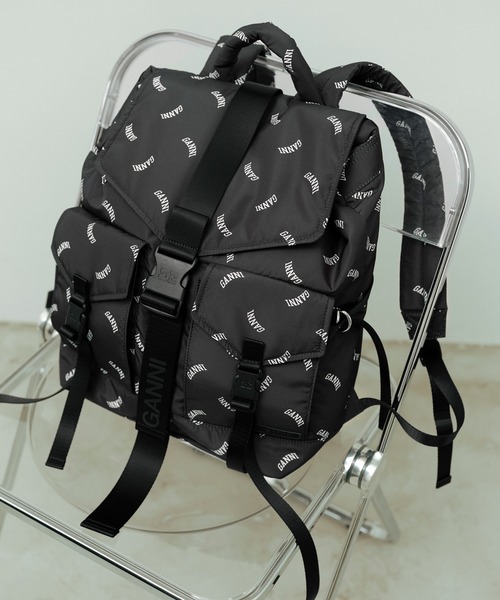 GANNI（ガニー）の「【GANNI for ADAM ET ROPE'】Re-Tech Logo Print Backpack（バックパック/リュック・レディース・ブラック・FREE）」の8枚目の写真