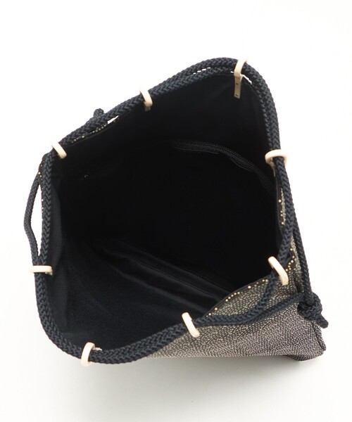 UNITED ARROWS（ユナイテッドアローズ）の「＜印傳屋上原勇七＞合切袋L/青梅波（ショルダーバッグ・メンズ・その他1・FREE）」の8枚目の写真