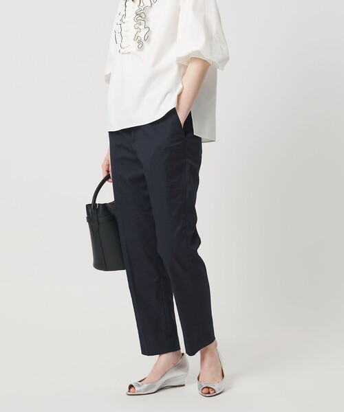 UNITED ARROWS(ユナイテッドアローズ)の「シャイニー スリム パンツ ‐ストレッチ ウォッシャブル‐(スラックス・レディース・ブラック/ライトブルー/ダークグレー/ネイビー/ケリーグリーン・32/34/40/36/38/42)」の6枚目の写真