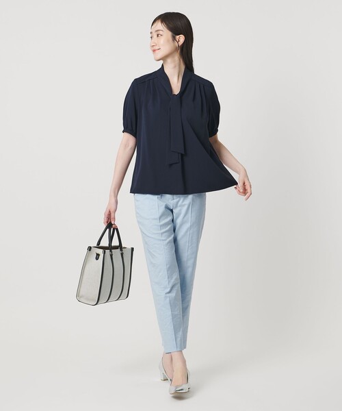 UNITED ARROWS(ユナイテッドアローズ)の「シャイニー スリム パンツ ‐ストレッチ ウォッシャブル‐(スラックス・レディース・ブラック/ライトブルー/ダークグレー/ネイビー/ケリーグリーン・32/34/40/36/38/42)」の19枚目の写真