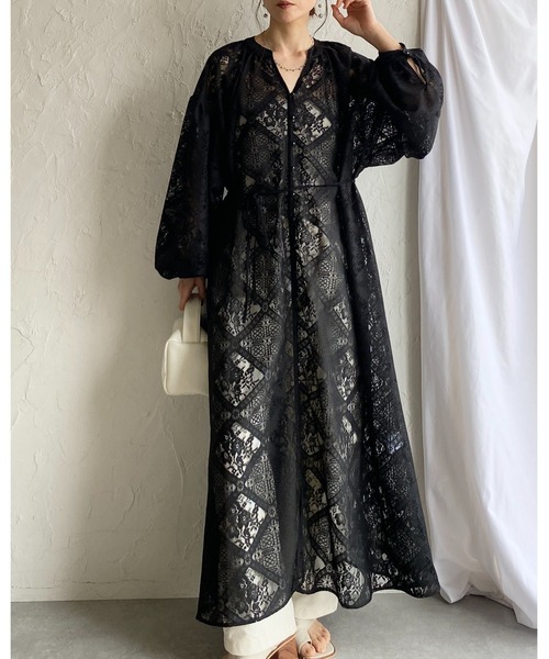 She's Closet(シーズクローゼット)の「クロシェ編み風 ボリュームスリーブ Vネックブロックレースロングワンピース(ワンピース・レディース・ブラック/アイボリー/ベージュ/ホワイト・FREE)」の6枚目の写真