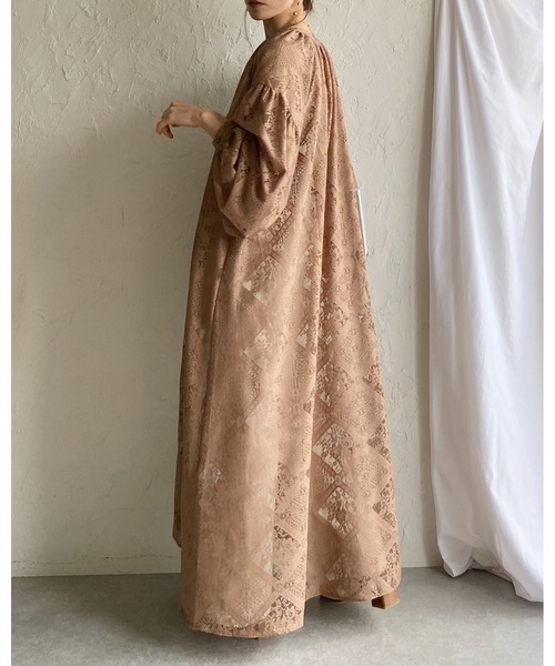 She's Closet(シーズクローゼット)の「クロシェ編み風 ボリュームスリーブ Vネックブロックレースロングワンピース(ワンピース・レディース・ブラック/アイボリー/ベージュ/ホワイト・FREE)」の13枚目の写真