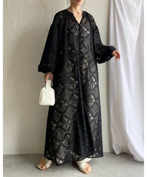 She's Closet(シーズクローゼット)の「クロシェ編み風 ボリュームスリーブ Vネックブロックレースロングワンピース(ワンピース・レディース・ブラック/アイボリー/ベージュ/ホワイト・FREE)」の16枚目の写真