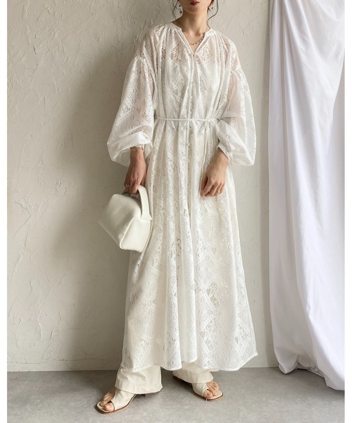 She's Closet(シーズクローゼット)の「クロシェ編み風 ボリュームスリーブ Vネックブロックレースロングワンピース(ワンピース・レディース・ブラック/アイボリー/ベージュ/ホワイト・FREE)」の17枚目の写真