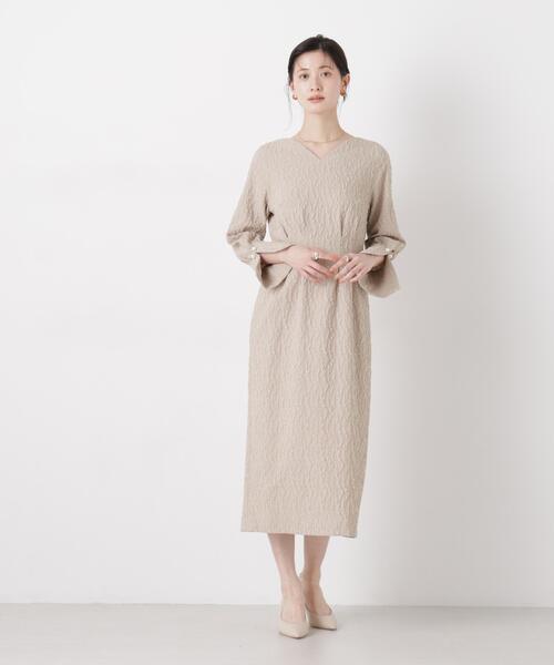 troisiemeCHACO(トロワズィエムチャコ)の「troisieme chaco/別注 PUFFY JACQUARD ワンピース(ワンピース・レディース・ベージュ/ネイビー・38)」の4枚目の写真